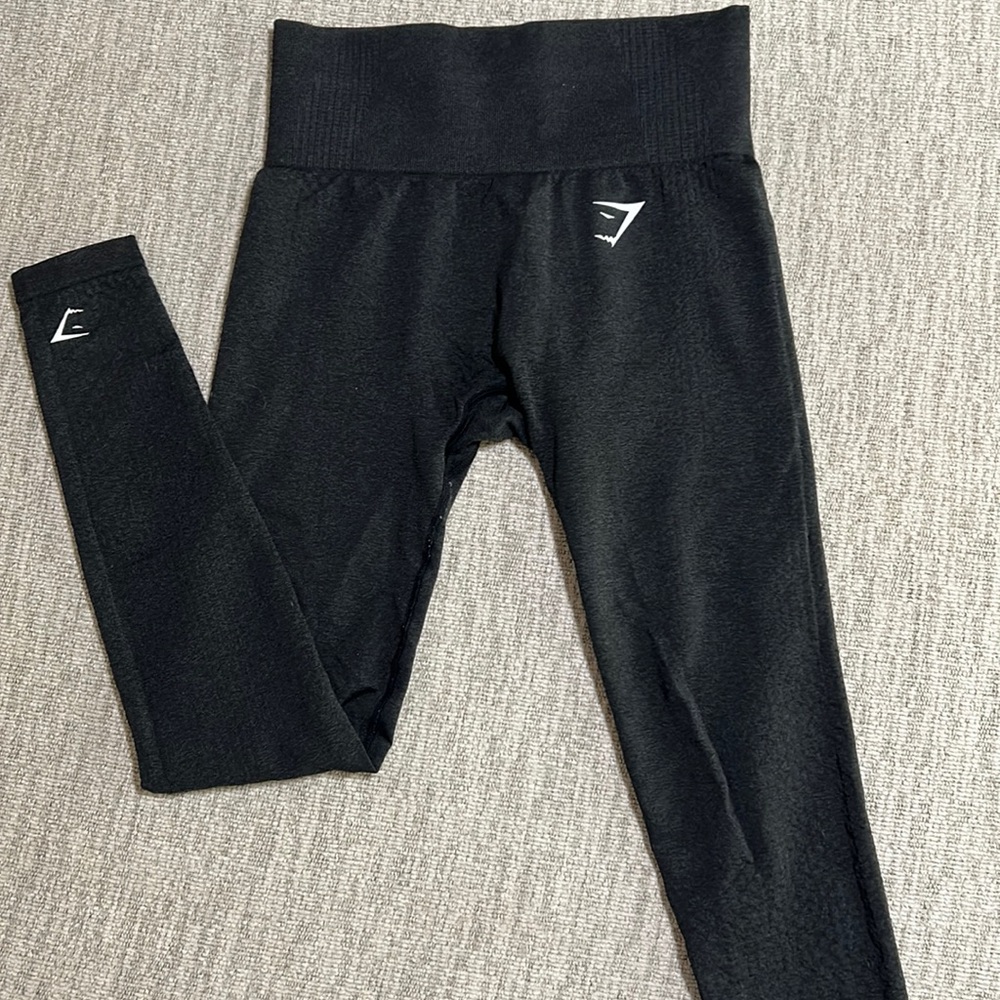 Black contour leggings